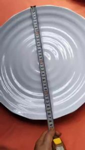 Dĩa tròn gân nhựa melamine trắng trưng bài thức ăn nhà hàng quán ăn