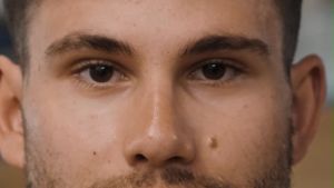 Fizik Antares R1 Saddle | Composite carbon co-injected nylon shell braided carbon rails and black grippy microtex cover for optimum support and light weight