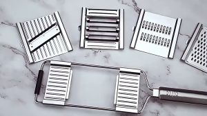 ที่ขูดผัก ใบมีด3แบบ ที่ขูดชีส มันฝรั่ง หัวไชเท้า ขูดผักฝอย อุปกรณ์ขูดสแตนเลสอเนกประสงค์