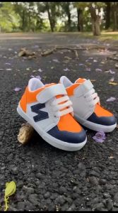 Sepatu Sneakers Anak Laki-Laki Usia 1 2 3 Tahun Sepatu Tali Perekat Model Terbaru Kekinian Trendy
