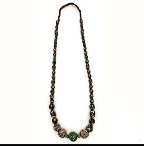 kalung batu dayak