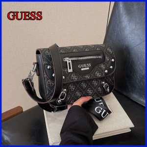 GUESS เดาสำหรับรถมอเตอร์ไซค์กระเป๋าปักหมุดแบบคาดลำตัวแฟชั่นชั้นสูงสำหรับเด็กสาวที่เผ็ดร้อนขนาด16X24X6ซม. กระเป๋าสายไหล่เดียว