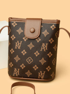 กระเป๋าใส่โทรศัพท์มือถือหนังแท้สไตล์ใหม่ฤดูใบไม้ผลิและฤดูร้อนสำหรับผู้หญิง กระเป๋าสะพายข้างขนาดเล็ก กระเป๋าสะพายข้างแฟชั่น