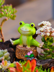 Creative Frog Garden Pot Decoration Balcony Miniature Landscape Craftwork Desktop Display Modern Simplicity Animal Theme Resin Sculpture