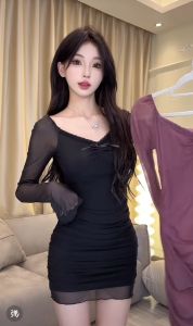 เดรสออกงาน ผ้าชีฟองแขนกระดิ่ง มีซับในเต็มตัว เสื้อคอวีสม็อคกลางอกแต่งโบว์และลูกไม้ กระโปรงเข้ารูปสม็อคข้าง เก็บสัดส่วน #9172