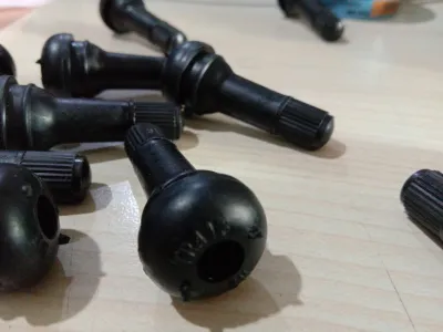 Pentil Ban Tubeless KARET-413 Karet Tebal Hitam - 100 pcs