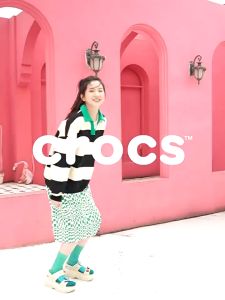 Crocs women Mega Crush Sandal Bone color 2023 New Fashion Thick Sole Sandals Beach Shoes 207989