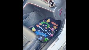 พรมปูพื้นรถยนต์ลายน่ารัก พรมรถยนต์ ที่วางเท้าในรถยนต์ สำหรับรถเก๋งรถกระบะ เสื่อวางเท้า