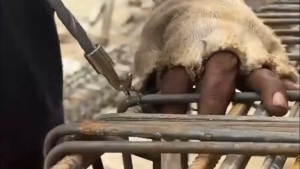 Alat Pengikat Kawat Besi Bendrat Alat Ikat Kawat Beton Efisiensi Otomatis Karet 310mm Murah Awet