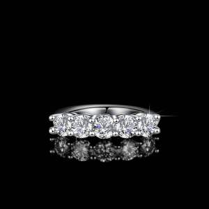 Reraya แหวนเพชรแถวฝังเพชรโมอีสรวม 1.5  ct เงินแท้ 92.5% ชุบทองคำขาว14k -A7467