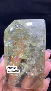 💛【Natural Citrine Cluster · Iridescent Rainbow Flash】💛【黄水晶随型 · 爆闪七彩光】 自然原生形状，晶体通透饱满✨