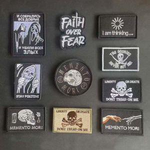 คงความเชื่อมั่น ศรัทธาเหนือความกลัว อย่าพูดว่าเสื้อผ้าแพทช์สัญลักษณ์ยุทธวิธี ปักกะโหลกศีรษะปักตราสำหรับกระเป๋าเป้สะพายหลัง