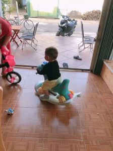 Ngựa bập bênh 2:1  cho bé vừa làm bập bênh vừa làm xe chòi chân  ( có nhạc ).Bảo hành 12 tháng