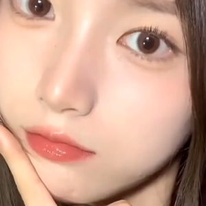 VC五重维c素颜霜 five vitamin c make up cream Lima vitamin C tone-up krim mencerahkan kulit muka yang membosankan lima vitamin c membentuk krim