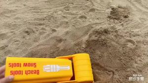 Kids Sand Digger Large-Sized Beach Toy for Children Handheld Snow Shovel Tool for Winter Play Durable Garden Soil Gear