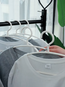 GREENSINDOOR Hangers For Clothes Premium HouseHold Seamless Clothes Laundry Plastic Hanger Rack Penyangkut Baju Penyangkut Wardrobe Non Trace 防风无痕衣架