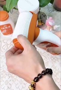 Spackle Wall Repair Roller Stick Renovation Wall Repair Portable Multifunctional 500g 2 in 1 paint repair roller brush White Wall Repair Paint Waterbased Latex Paint Odorfree with Large Rolling Brush Household to cover graffiti stains cleaning