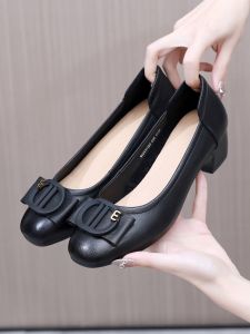 Leather Mom Shoes Low Heel Slip-On Commuter Fashion Single Shoes for Middle-Aged Women round Toe Rubber Outsole Spring New