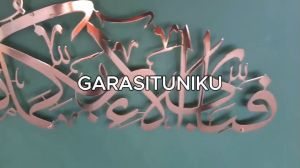 Kaligrafi Surat Ar-Rahman "Fabiayyi Ala Irobbikuma Tukadziban" Ukuran Besar Akrilik/Acrylic Mirror Cermin 2mm Hiasan Dinding/Wall Decor Garasituniku