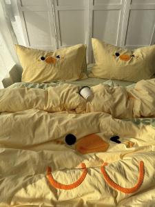Cute Little Duck Towel Embroidered Washed Cotton Four-Piece Set Student Dormitory Three-Piece Set Warmth Storage Bedding Covers