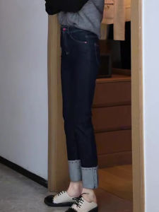 Zhang Yuan Yi Womens Fashionable Straight Leg Jeans High Waist Slim Fit Retro Cuffed Design Lengthening Legs Effect Autumn New Arrival