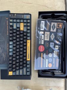 Bàn phím cơ không dây Lofree Wanderfree phong cách retro chính hãng có hộp đựng bàn phím cá tính và tặng kèm sticker