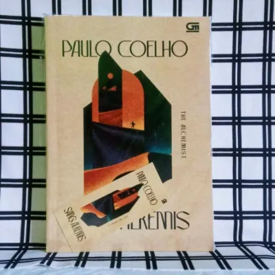 Buku Novel Best Seller SANG ALKEMIS (THE ALCHEMIST) By Paulo Coelho