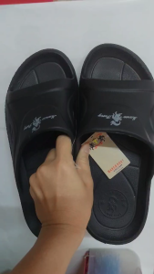 MP-522 รองเท้าแตะแบบสวมชาย รุ่นเบา นุ่ม สีดำ marcopony