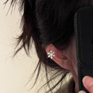 Christmas Atmosphere Snowflake Zircon Ear Bone Clip Fashionable Minimalist Luxury No Piercing Required Alloy Ear Clip for Women