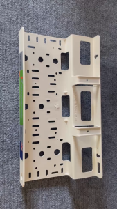 Pát máy lọc nước Ro Kangaroo - Giá treo máy Ro nhựa.