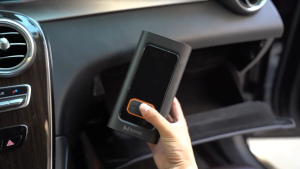 4 in 1 Car jump Starter Jump 11000mAh Heavy Duty Starter For Car Battery Car Battery Multi-function Rechargeable Emergency Jump Starter With Air Pump Car Starter Car Jump Start Power Integrated With Inflation Pump