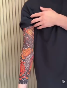 ปลอกแขน 12 คู่ (คละลาย-ทางร้านสุ่มลายให้) ป้องกันแสงแดด สำหรับกิจกรรมกลางแจ้ง กอล์ฟ จักรยาน วิ่ง มอเตอร์ไซค์