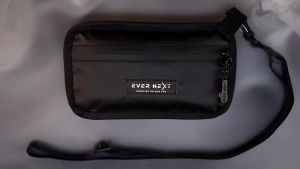Sling Phone HP Anti Air Waterproof Premium Branded Evernext Airuz Tas Selempang HP Mini Multifungsi