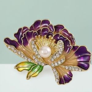 Bros bunga teratai warna ungu asesoris pakean