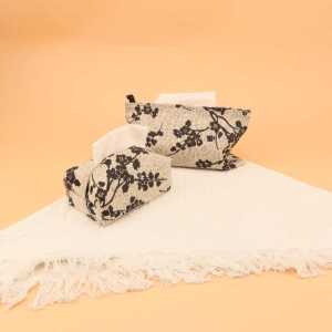 RY Fabric Plum Blossom Embossed Paper Tissue Box Artistic Retro Living Room Coffee Table Desktop Storage Box Car Tissue Box