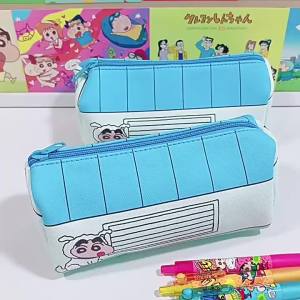 52TOYS | Crayon Shin-chan Anime Da Đựng Xe Buýt Hoạt Hình Túi Bảo Quản Cho Học Sinh Đồ Dùng Học Tập Hộp Văn Phòng Phẩm Quà Tặng