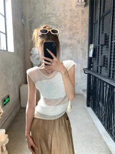 Unique Lazy Hollow out Knitted round Neck Sleeveless Vest Womens Fashion Summer 2025 Commute Style Slim Fit Korean Version