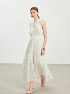 Vero Moda | Ruffled Waist-flattering Printed Dress