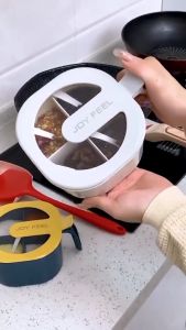 Tempat bumbu dapur 4 sekat/Seasoning jar/Kotak bumbu 4 sekat + sendok Wadah Bumbu Dapur Praktis TE