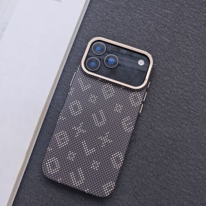 เคสโทรศัพท์แบบแข็งดูดซับแม่เหล็กแบบเรืองแสงสำหรับ Apple 17Promax ลายคาร์บอนไฟเบอร์ iPhone 16Promax ดีไซน์เรียบง่ายแบบ Kevlar สำหรับผู้ชายและผู้หญิง