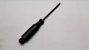 Skru Driver D403B (Medium)  / Pemutar Skru D403B (Medium) / SCREW DRIVER (MEDIUM)