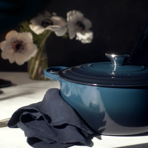 Le Creuset Cast Iron Signature Round French Oven Nuit Chrome Knob