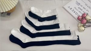 Thích hợp cho những đôi tất cao quá đầu gối mới dành cho nữ phiên bản Hàn Quốc jk mùa thu đông cộng với những đôi vớ nhung cao vừa phải những đôi tất dày ấm áp bằng vải terry cho bé gái