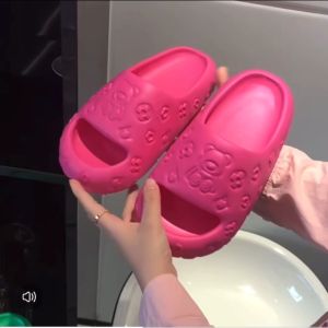 รองเท้าแตะผู้หญิง รองเท้าลำลอง ลายหมีหลุยน่ารักสวมใส่สบาย ราคาถูกมาก S-010