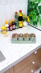 Tempat Bumbu Dapur Botol Kaca Sendok Serbaguna Toples Simpan Gula Garam Madu Lainnya - DISTRIBUTHOR