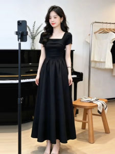 Y6Y | Đầm Dài Phong Cách Audrey Đen Cổ Vuông Giảm Cân
