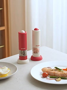 ชุดเครื่องบดเกลือและพริกไทยไฟฟ้า แบบชาร์จ USB ปรับระดับความหยาบได้ มีระบบแรงโน้มถ่วงอัตโนมัติ พร้อมของแถมอุปกรณ์ชาร์จ