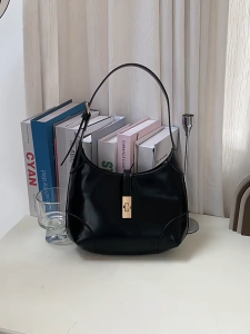 SHELBY New Niche Design Crescent Bag Commuting Versatile Armpit Bag Black Texture Hand Bag