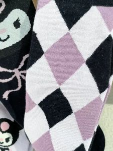 ถุงเท้าหญิงการ์ตูน Kuromi ถุงเท้าเด็กกลางหลอดญี่ปุ่น All-Match ถุงน่องถุงเท้าผ้าฝ้ายของขวัญ