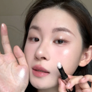 Waterproof Non-smudging Jelly Eyeshadow Stick Highlighter Cream Eyeshadow Brightening Under-Eye Pen Lanyi Brand Makeup Tool